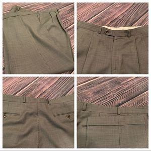 Polo University Ralph Lauren pants size 34 x 30
Excellent Pre-owned Condition